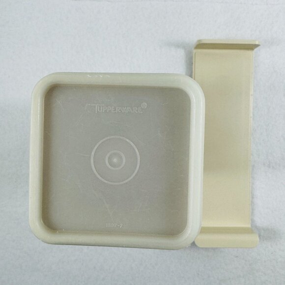 Tupperware Beige Storage Container w/ Lid & Velveeta Cheese Keeper Model 1696-2 - Picture 2 of 10